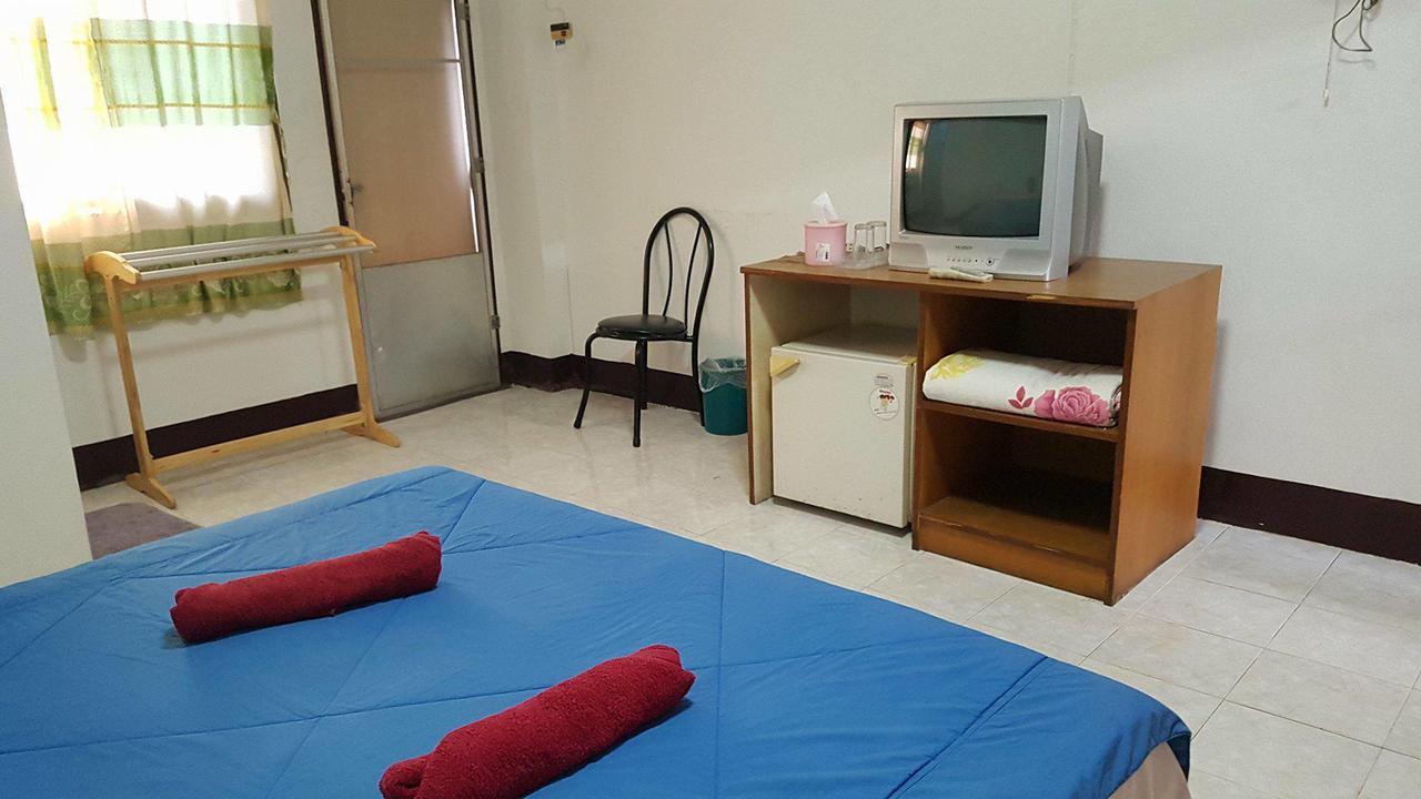 Lp Apartment Sakon Nakhon Eksteriør bilde